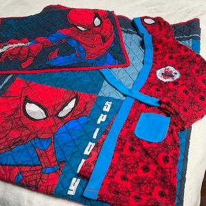 Spider-Man Bedspread/pillow case and Fleece Robe